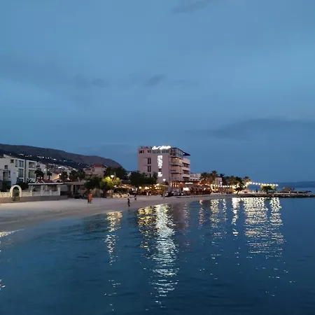 Magi House With Pool Podstrana