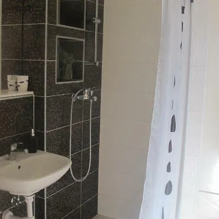 Magi House With Pool Apartman Podstrana