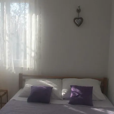 Magi House With Pool Apartman Podstrana