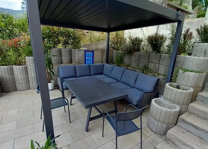 Magi House With Pool Апартаменты *