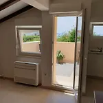 Magi House With Pool ポドストラナ
