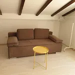 Magi House With Pool アパート ポドストラナ