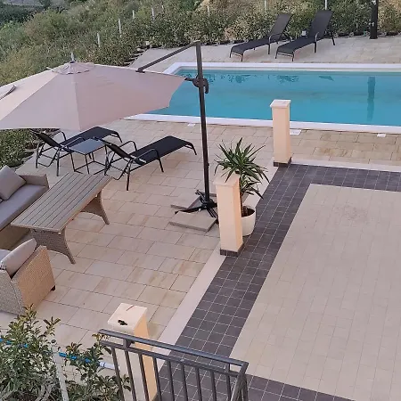 Magi House With Pool