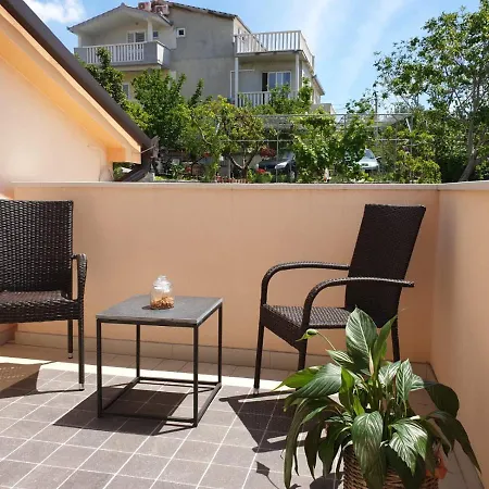 Magi House With Pool 公寓 珀德垂那