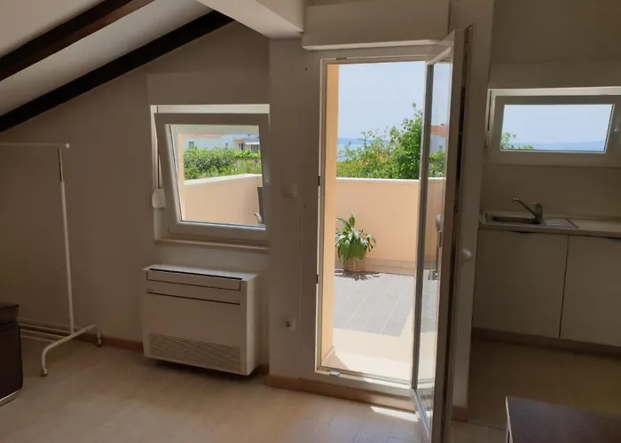 Magi House With Pool Podstrana