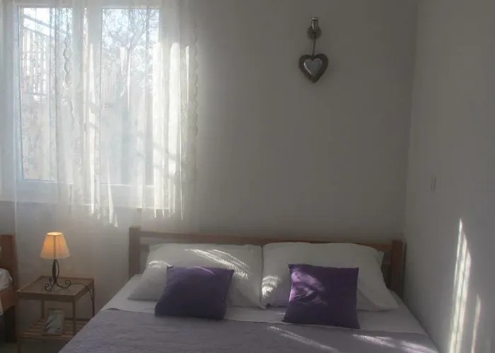 Magi House With Pool Daire Podstrana